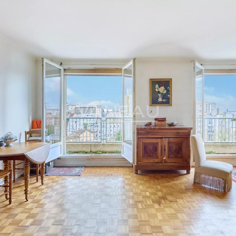 PARIS XV - dernier étage / Vues / Balcons