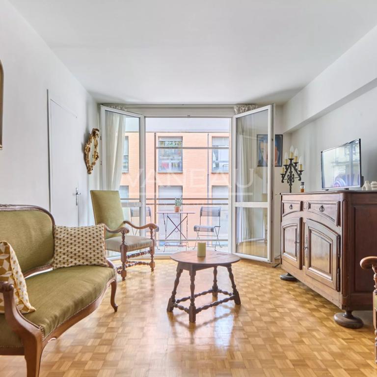 PARIS XVe - Volontaires : Appartement familial avec balcon