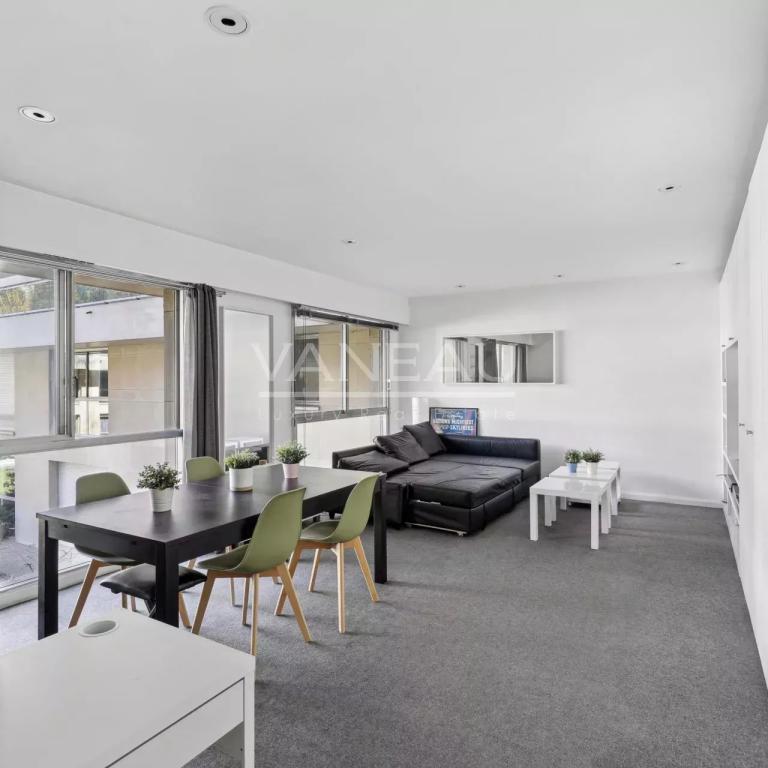 Paris VIIe - Barbet de Jouy - Trois pièces sur jardin