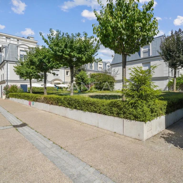 Puteaux - Maison familiale avec jardin - 122 m²