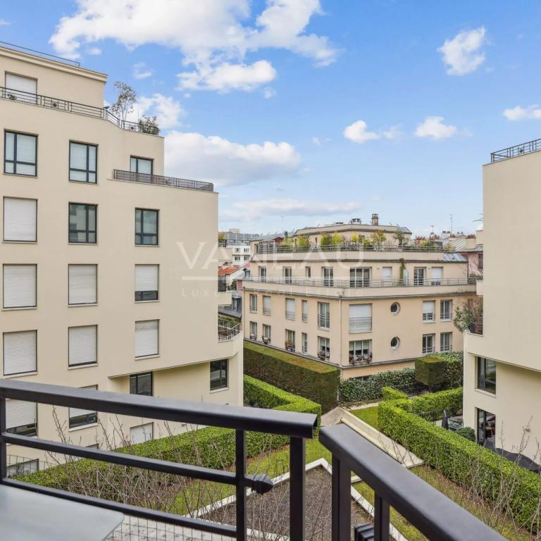Boulogne - En étage, au calme avec balcon et DPE C