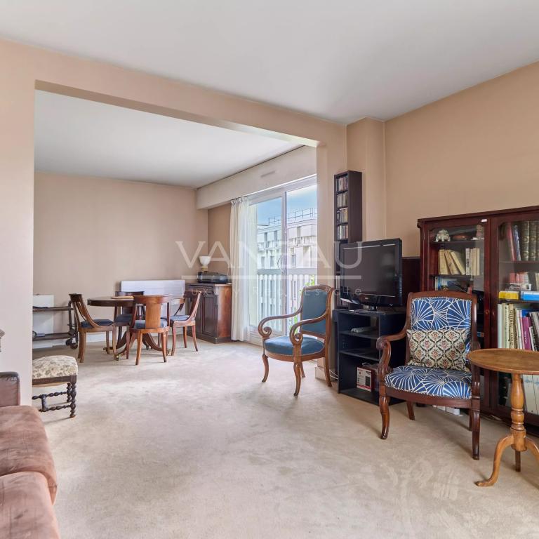 PARIS XVe - Appartement trois pièces très confortable avec balcons - Large parking inclus