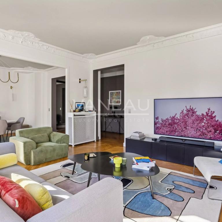 Paris XVIe - Porte Dauphine - Appartement familial entièrement r