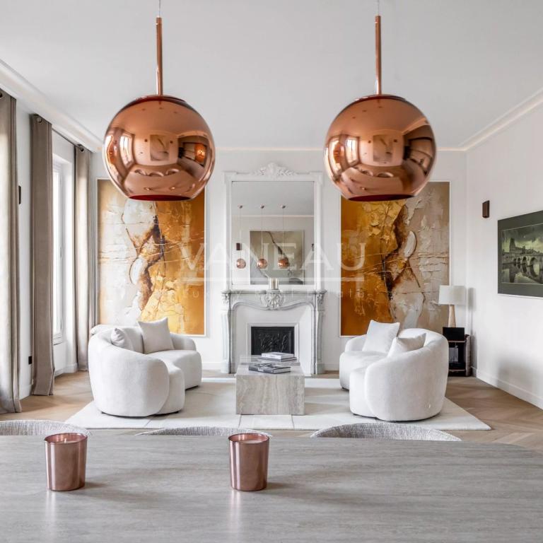 PARIS VII - Superbe appartement avec vue Tour Eiffel