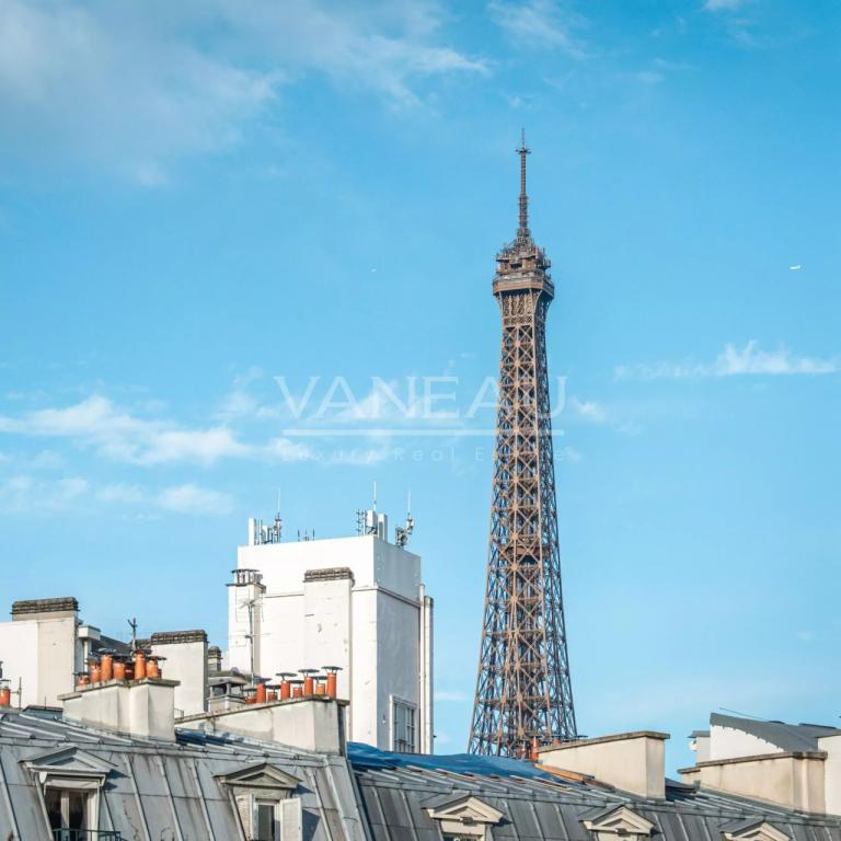 PARIS VII - Superbe appartement avec vue Tour Eiffel
