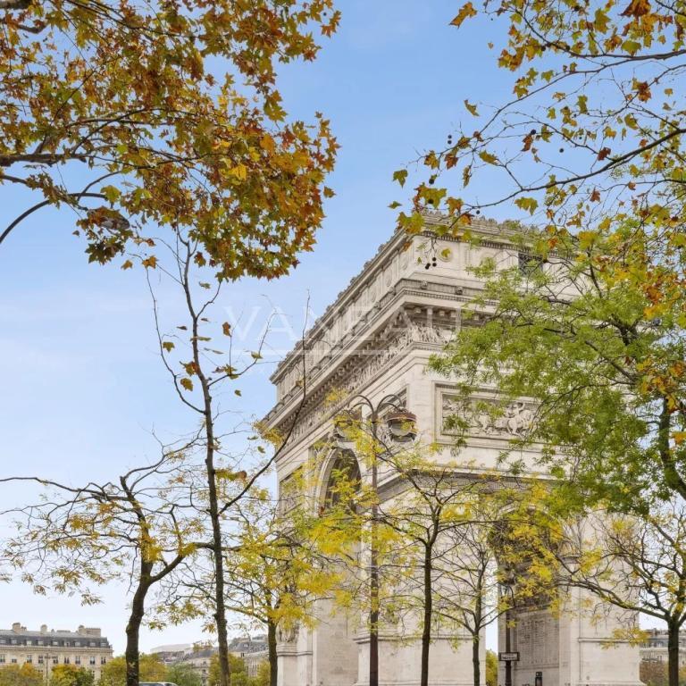PARIS XVI - ETOILE - studio - terrasse