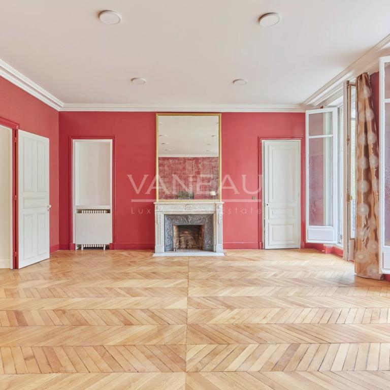 Paris VIIIe -Champs Elysées Alma Marceau - Appartement de Récept