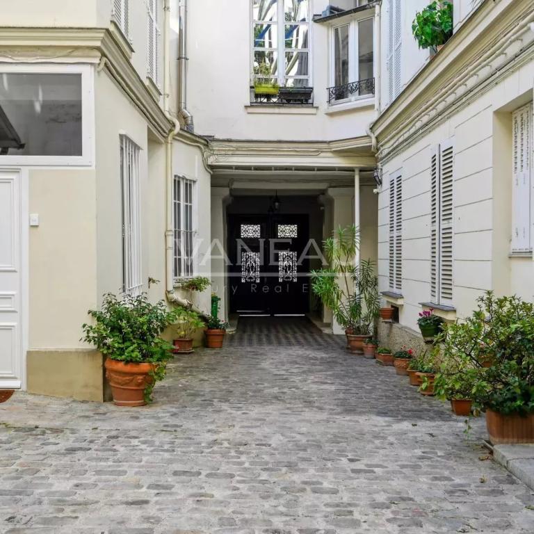 Proche Bon Marché – Appartement Deux Chambres