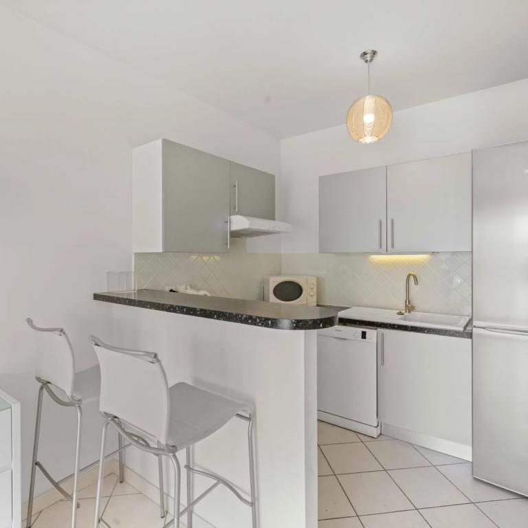 Cannes Banane Appartement 2 pièces dans une résidence récente