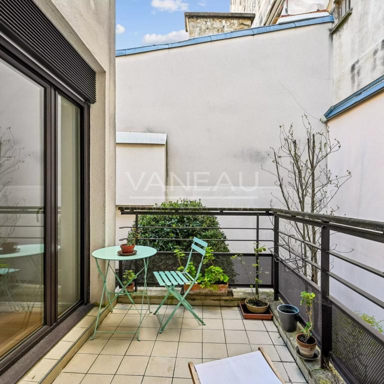 PARIS XVe - Commerce : Appartement familial avec balcon au calme