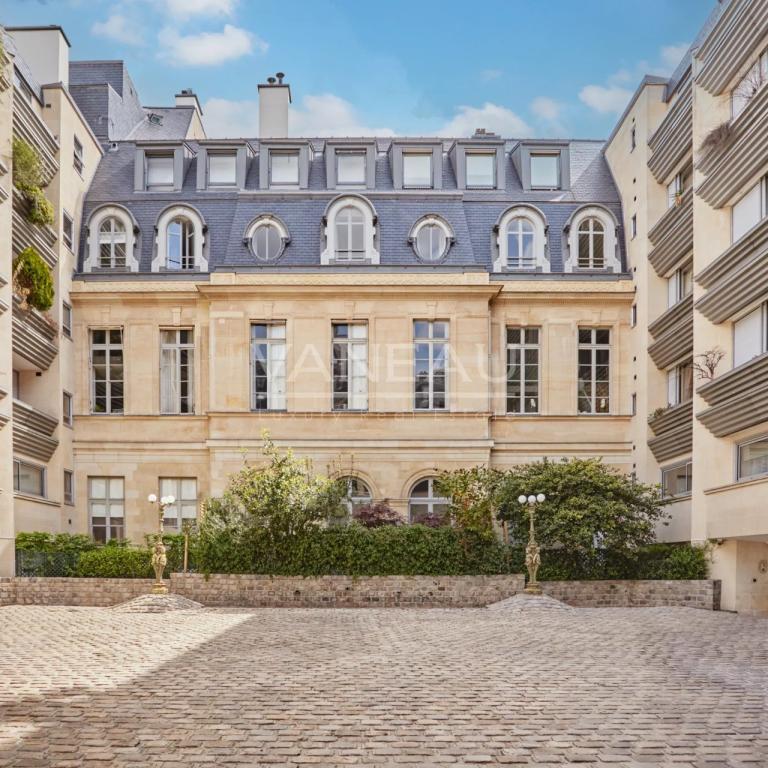 Paris VIIe - Bon Marché