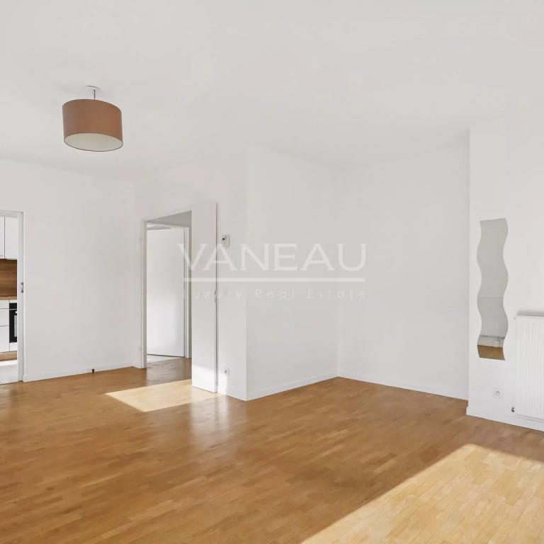 Exclusivité : Trois pièces avec balcon en étage