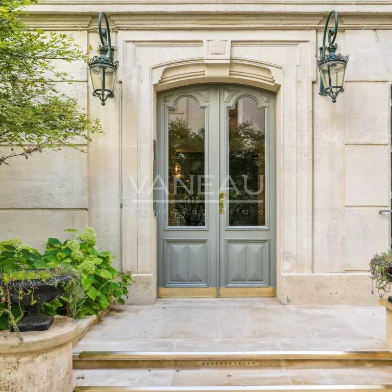 Paris XVIIe- Copropriété de grand standing - Appartement familia