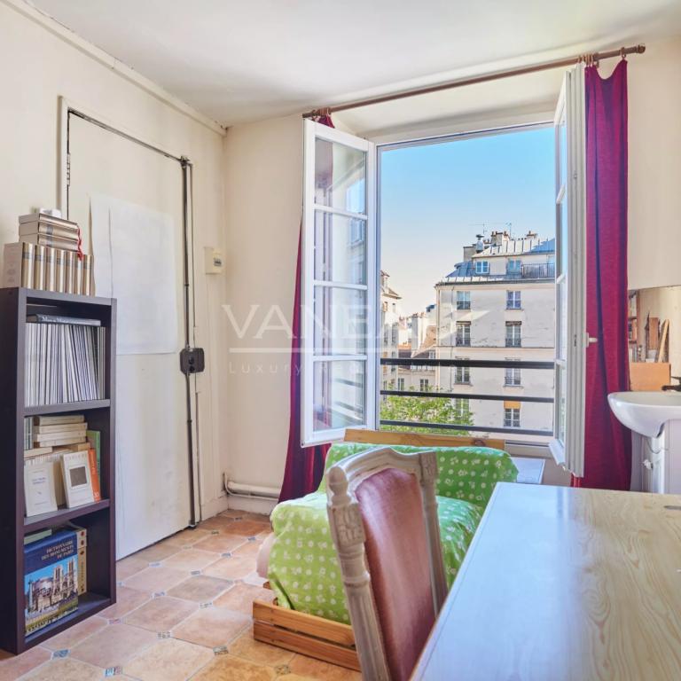 Paris IVe - Place du Marché Sainte-Catherine - Deux pièces lumin