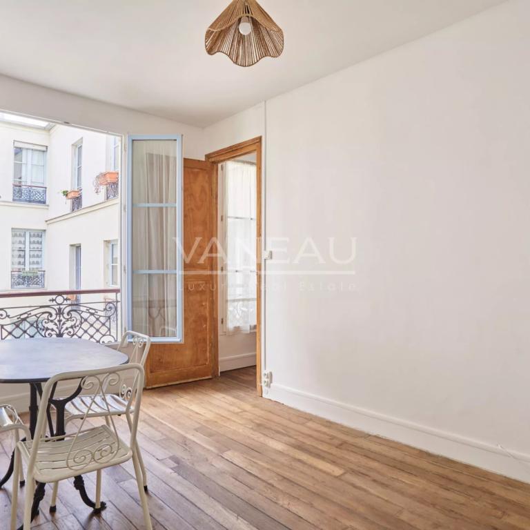 Paris IIIe - Charmant deux pièces - Calme et ensoleillé.