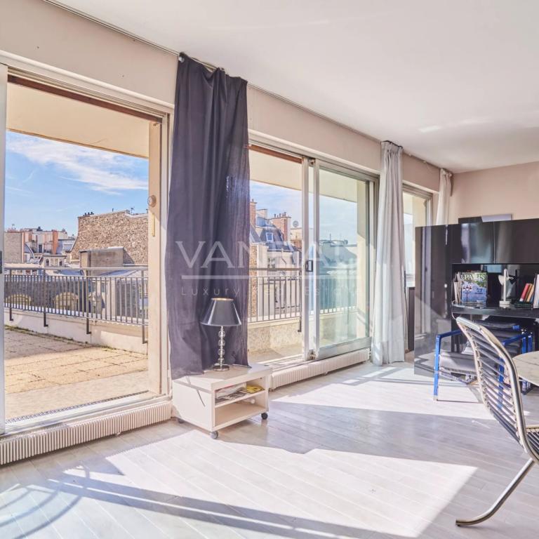 Paris XVIe - Terrasse avec vue dégagée