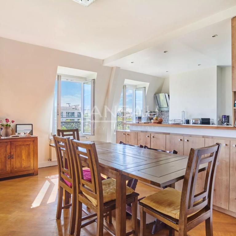 Paris  XIVème - Dernier étage avec ascenseur