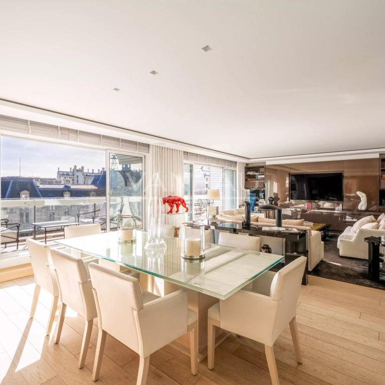 Paris XVIe - Henri Martin - Terrasse vue Tour Eiffel