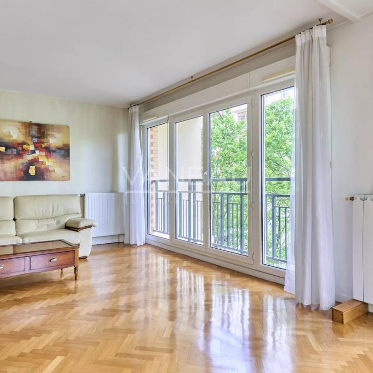 Courbevoie - Quartier des Affaires - Appartement familial avec p