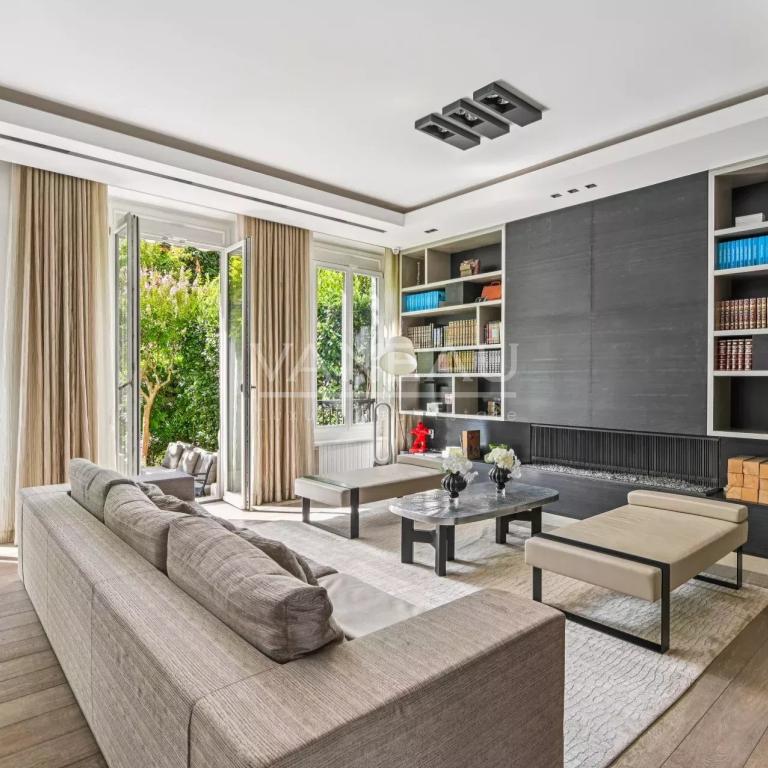 HOTEL PARTICULIER - NEUILLY - BOIS