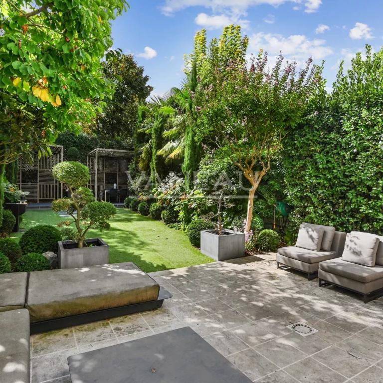 HOTEL PARTICULIER - NEUILLY - BOIS