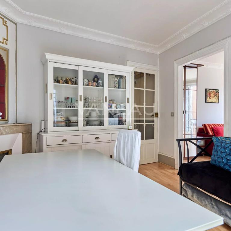 Paris XVe - Convention - Appartement trois pièces