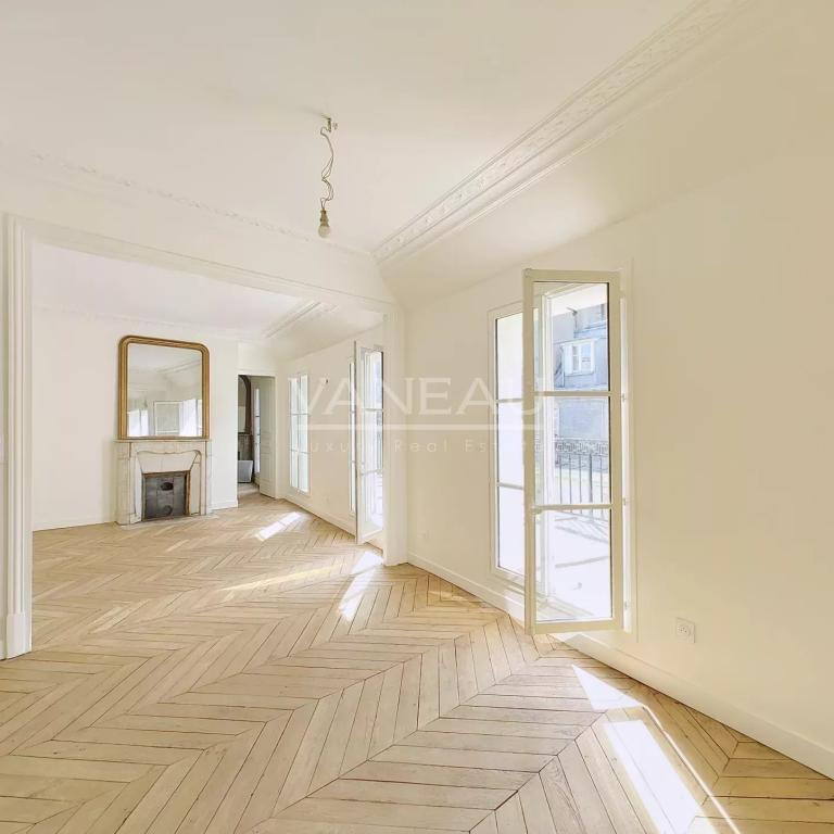 Paris IIe - Montorgueil - Appartement dernier étage avec terrass