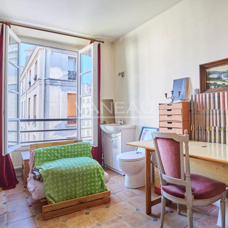 Paris IVe - Place du Marché Sainte-Catherine - Deux pièces lumin