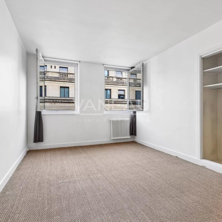 Paris 1er Louvre-Rivoli / Place des Victoires