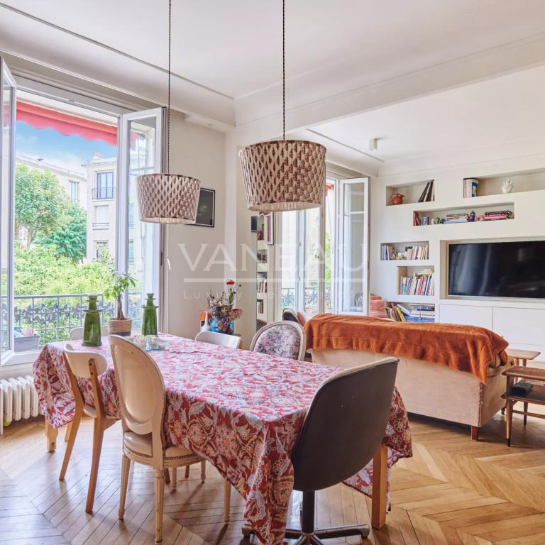 Exclusivité - Neuilly sur Seine- Saint James - Charme de l'Ancien et Vue Dégagée