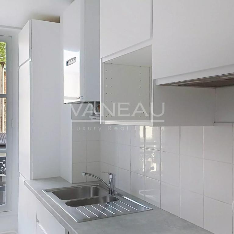 PARIS VI - RUE DU CHERCHE-MIDI-APPARTEMENT AVEC DEUX CHAMBRES