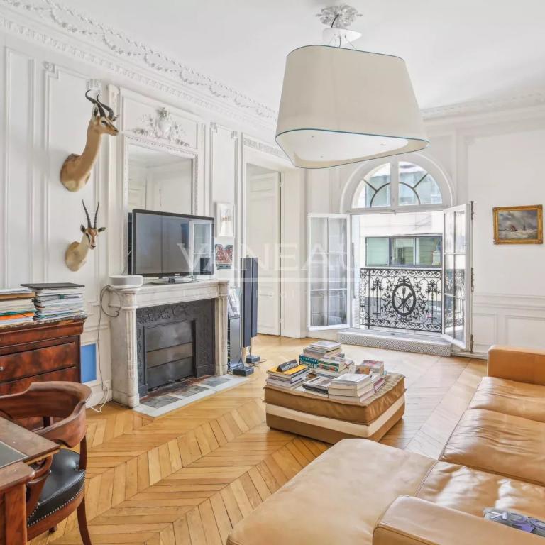 Paris VIII - Appartement familial, de réception ou à usage profe