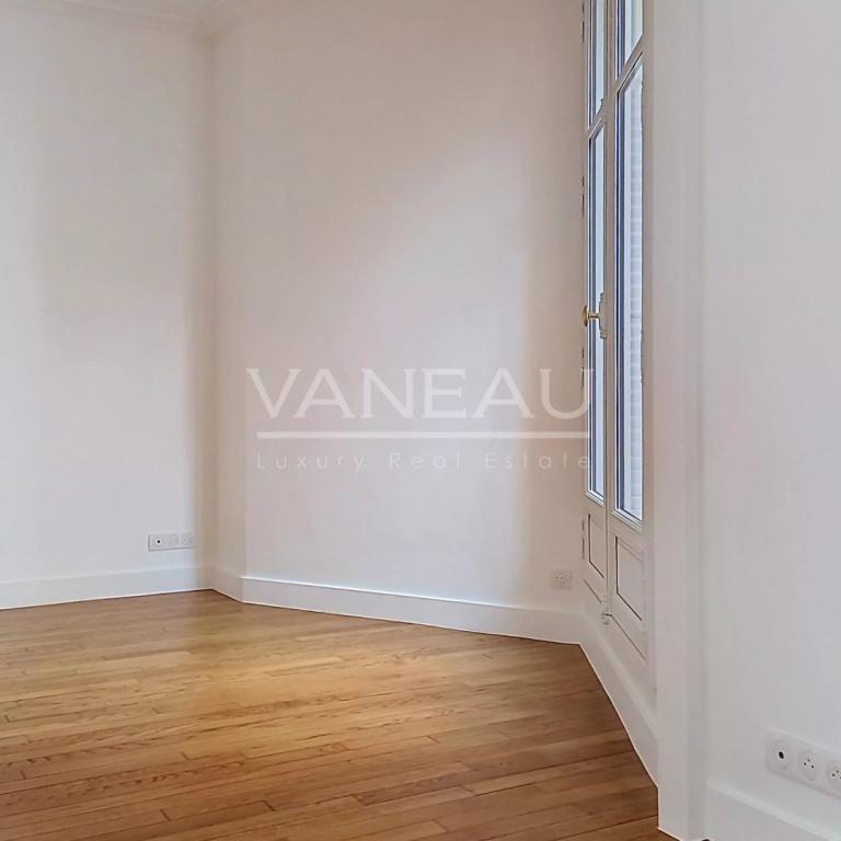 VANEAU VII - RUE VANEAU - STUDIO 1ER ETAGE