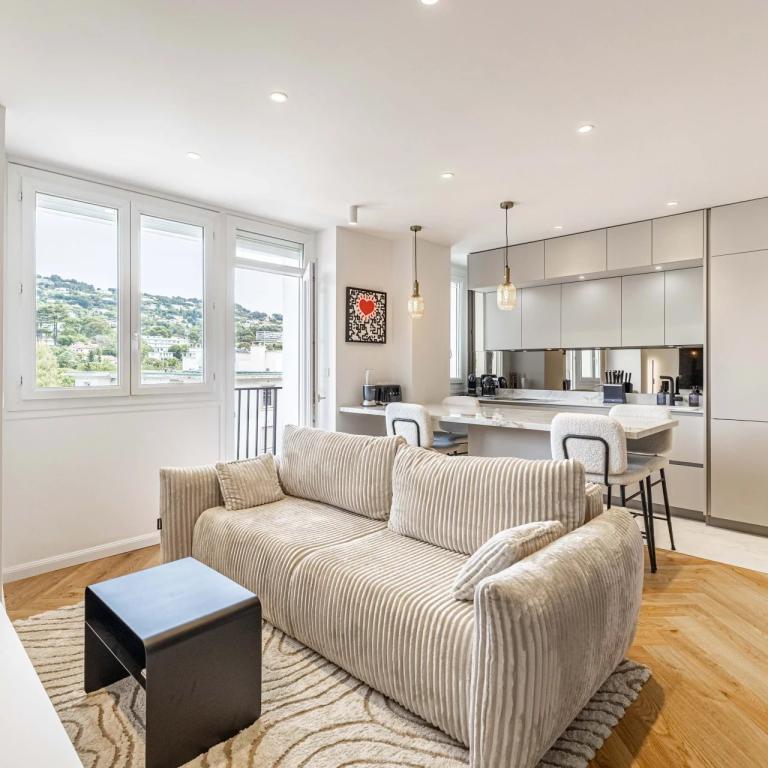 CANNES MONTFLEURY APPARTEMENT 2 PIECES A VENDRE