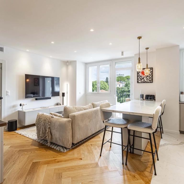 CANNES MONTFLEURY APPARTEMENT 2 PIECE A VENDRE