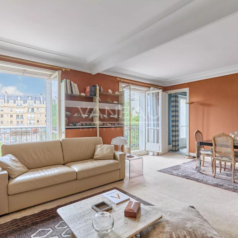 Paris XVe - Volontaires - Appartement en étage élevé