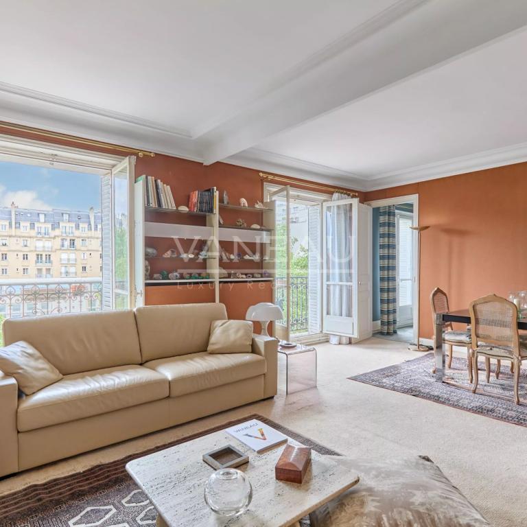 Paris XVe - Volontaires - Appartement en étage élevé
