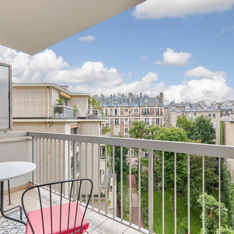 Paris VIe - Studio sur jardin Assas