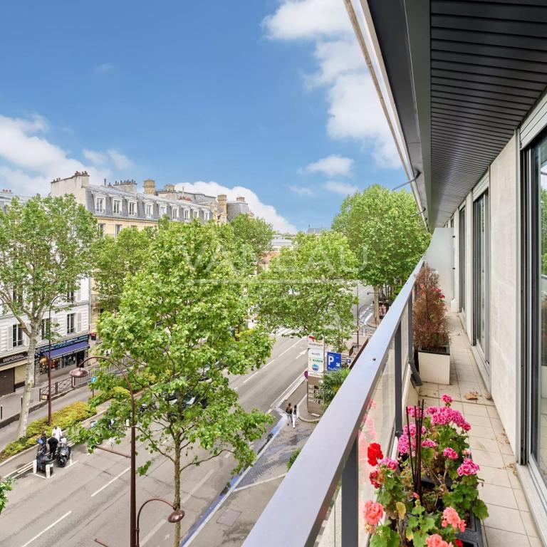 Neuilly-sur-Seine – Mairie - Appartement  avec vue dégagée