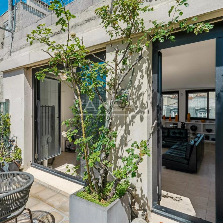 PARIS XVIe – Jasmin – 7ème étage avec Terrasse  de plain-pied.