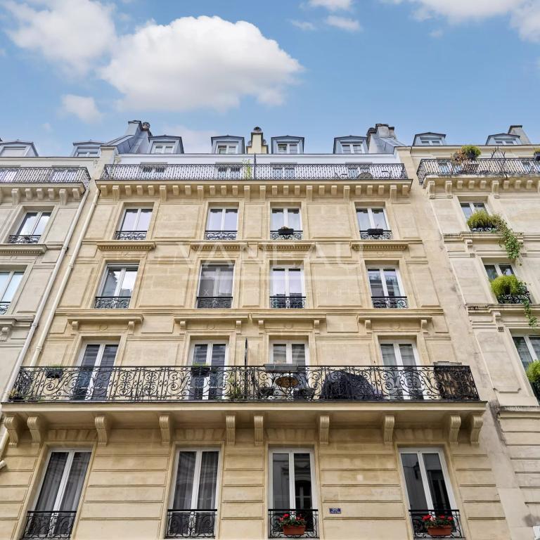 Paris IXe – rue frochot – deux pièces à rénover au cœur d’un quartier recherché