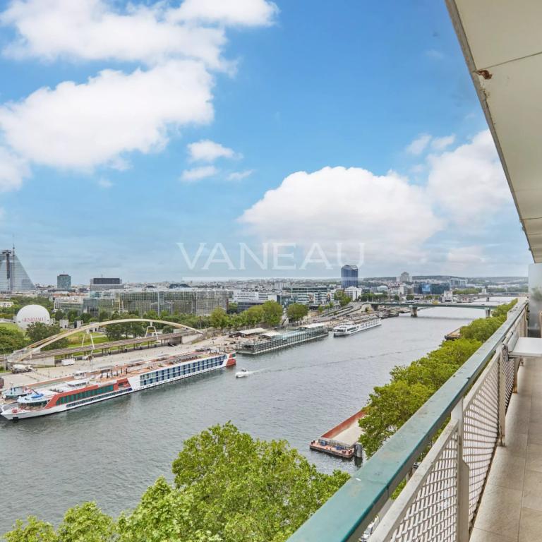 PARIS XVIè – EGLISE D'AUTEUIL - QUAI - VUE SEINE ET MONUMENTS