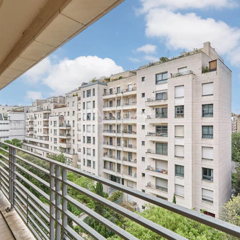 Appartement familial 4 chambres avec balcon et terrasse