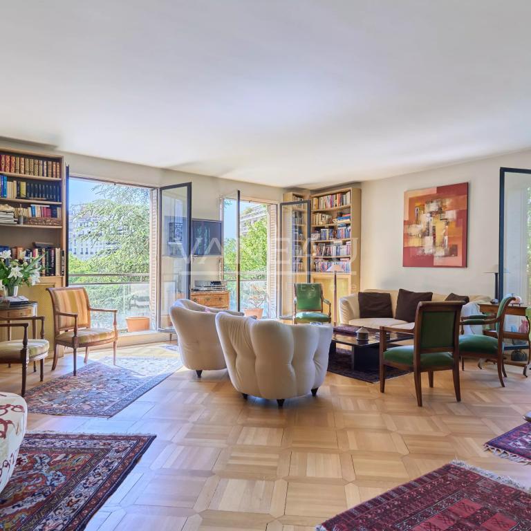 PARIS XVIe - Henri Martin - Appartement familial d'angle Etage Elevé