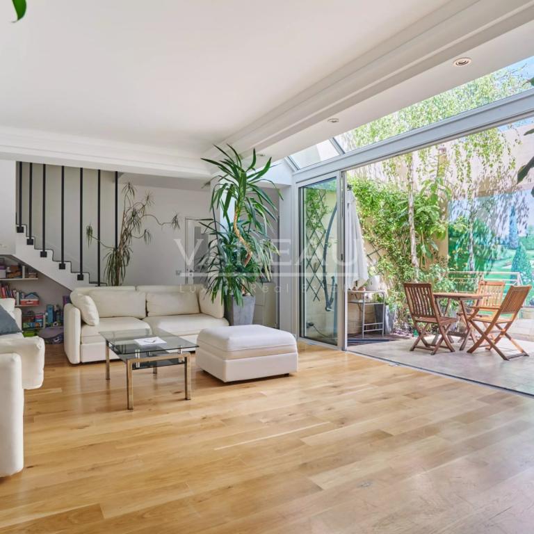 Paris XVIe - Victor Hugo - Lauriston - 'Comme une maison' - Quat