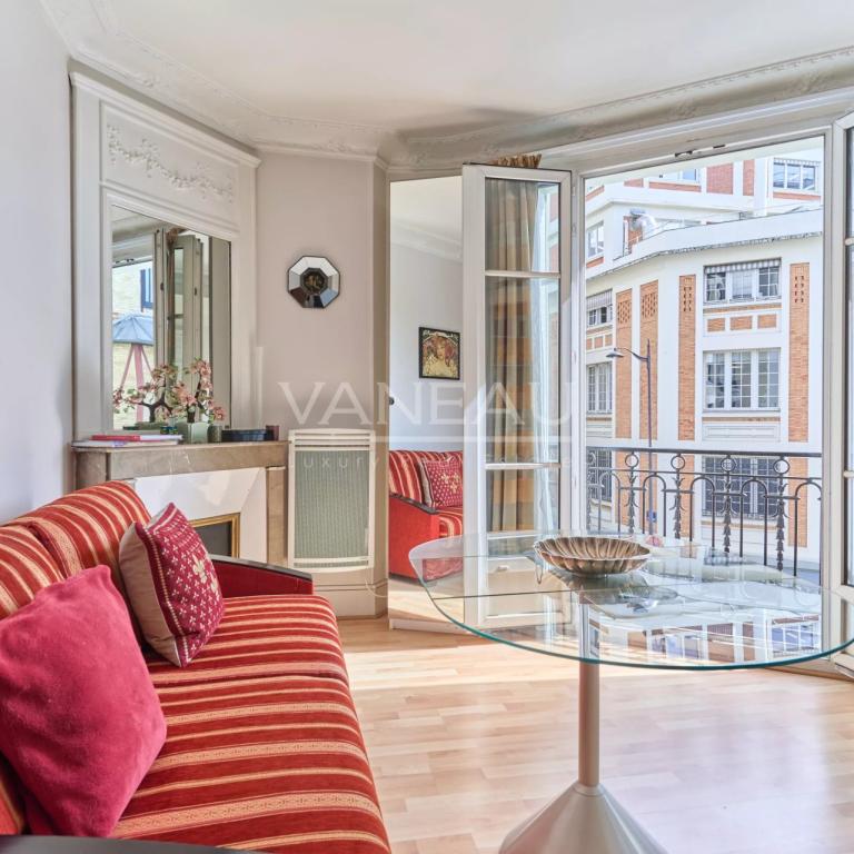 Paris XVe - Convention - Appartement trois pièces