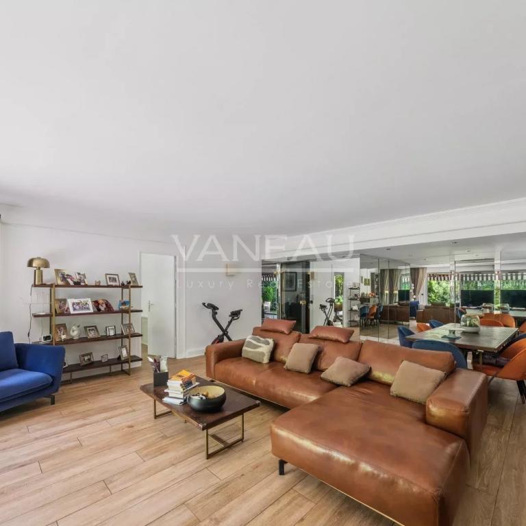 Neuilly 92200 - Appartement d’exception avec jardin privatif