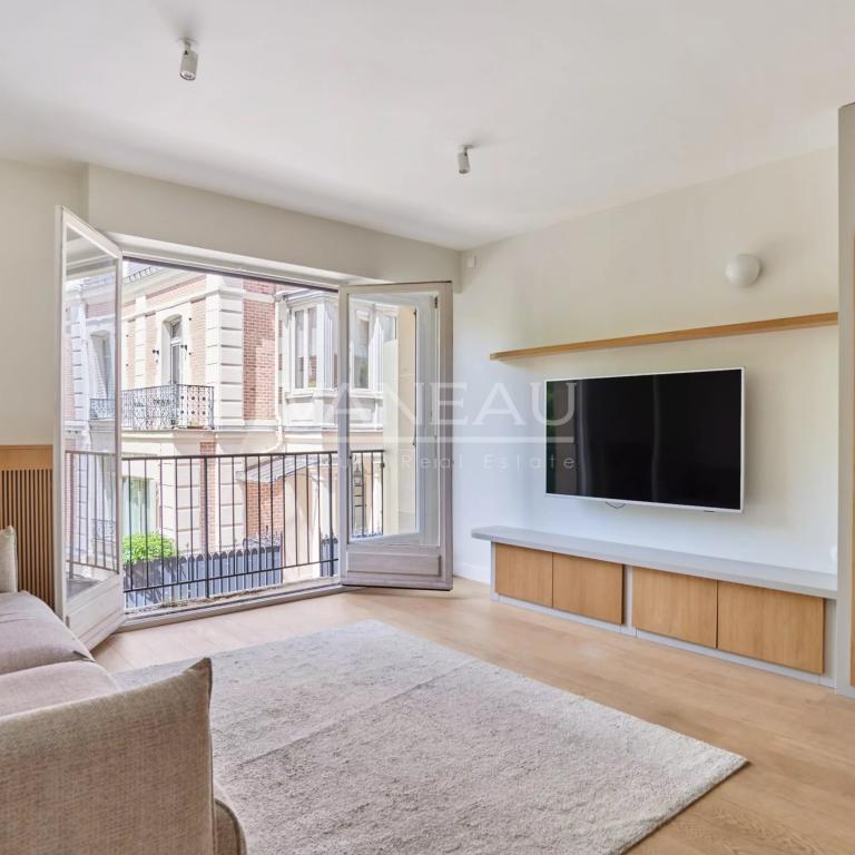 Paris XVIe- Villa Scheffer - Studio avec balcon