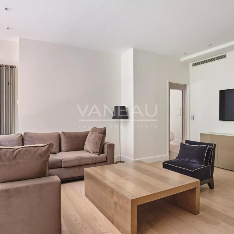 Paris VIIIe- Montaigne - Appartement rénové luxe