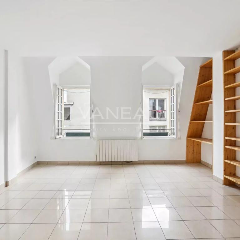 PARIS 3e - MARAIS - Grand studio